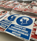 Koronavírussal kapcsolatos kétnyelvű matricák ingyenesen a PRO CIVIS jóvoltából