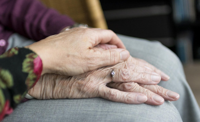 A nyugdíjasok egyesülete szemére veti a kormánynak, hogy koldusbotra juttatja az idős embereket