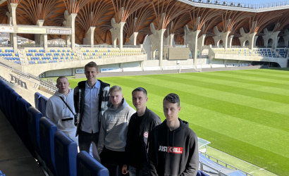  A dunaszerdahelyi Középfokú Sportiskola diákjai az Aranycsapatról való megemlékezésen