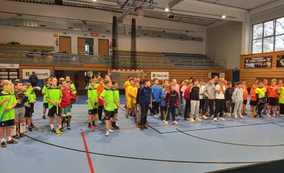 A legifjabb alapiskolások mérték össze erejüket floorballban