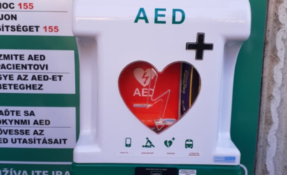 Automata defibrillátor (AED) került ki Dunaszerdahelyen is közterületre