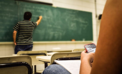 Nő a szakképesítés nélkül letanított órák száma