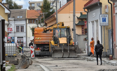 Október derekára befejeződik a Bacsák utca rekonstrukciója – jön a Rózsa utca felújítása