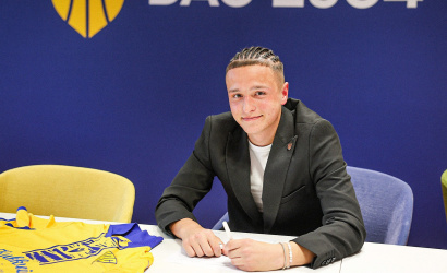 A tehetséges Ruzicska Dominik szerződéskötése