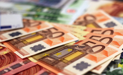 Ismét emelkedik a minimálbér, jövőre megközelíti az 1000 eurót