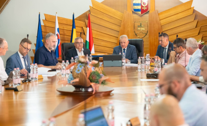 Költségvetésről, kerékpárutakról és szociális ügyekről 