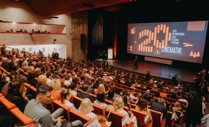 Nagyszombat megye két pályázati felhívást is indított. Az önkormányzatok és szervezetek tevékenységeinek támogatására 600 ezer eurót különített el