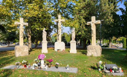 Virág és mécses mellé imádság – így segíthetünk elhunyt szeretteinken