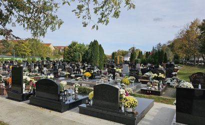 Hosszabb nyitvatartás és fokozott rendőri jelenlét a temetőknél