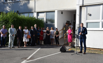 Ünnepélyesen megnyitották az új tanévet a Vámbéry Ármin Alapiskolában