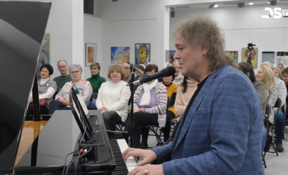 Embedded thumbnail for Érsek Rezső zenész volt a Dunaszerdahelyi Polgári Pont első vendége