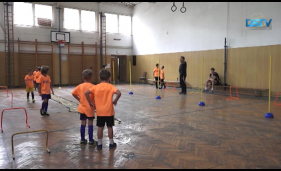 Embedded thumbnail for A nyári táborban közel harminc gyermek fejlesztette focitudását 