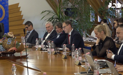 Embedded thumbnail for Komoly összeg áll rendelkezésre intézmények és szervezetek támogatására