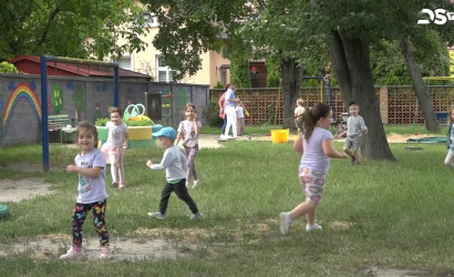 Embedded thumbnail for A szülők rekordszámú gyereket írattak be a nyári óvodába