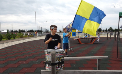 Embedded thumbnail for Szurkolói nap játékosokkal, csapatbusszal, 11-es rúgással, dobokkal és zászlókkal 