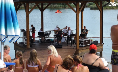 Embedded thumbnail for A termálfürdő nyári koncerteket is kínál a vendégeknek