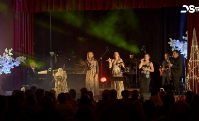 Embedded thumbnail for Karácsonyváró koncert B. Tóth Katalinnal és a Várady Zsolt Banddel