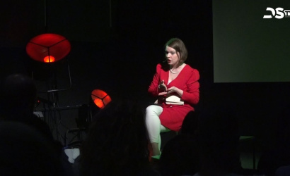 Embedded thumbnail for Lanstyák Ildikó identitásjátéka komoly kérdésekre keresi a választ