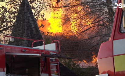 Embedded thumbnail for A hivatásos és az önkéntes tűzoltók egyaránt zsúfolt évet értékeltek