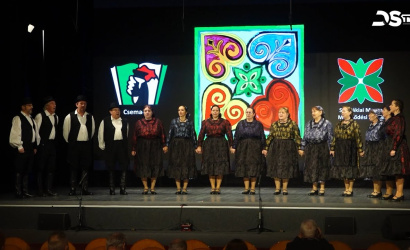 Embedded thumbnail for A népzenei vetélkedő döntőjének több mint ötven fellépője volt