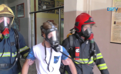 Embedded thumbnail for Nagyszabású tűzvédelmi gyakorlatot tartottak az iskolában