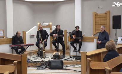 Embedded thumbnail for A magyar nyelven is segítséget nyújtó intézmény bővítését szolgálta a koncert