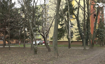 Embedded thumbnail for A Neratovicei téren mégsem épülnek új parkolók