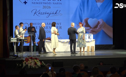 Embedded thumbnail for Az ápolók nemzetközi napja alkalmából rekordszámú nővért tüntettek ki