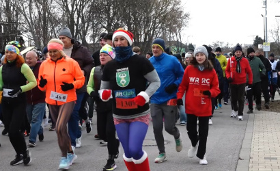 Embedded thumbnail for A télies hidegben több mint 250 résztvevője volt a szilveszteri futásnak