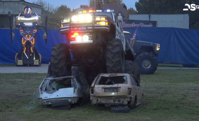 Embedded thumbnail for  Látványos monster truck show szórakoztatta a közönséget