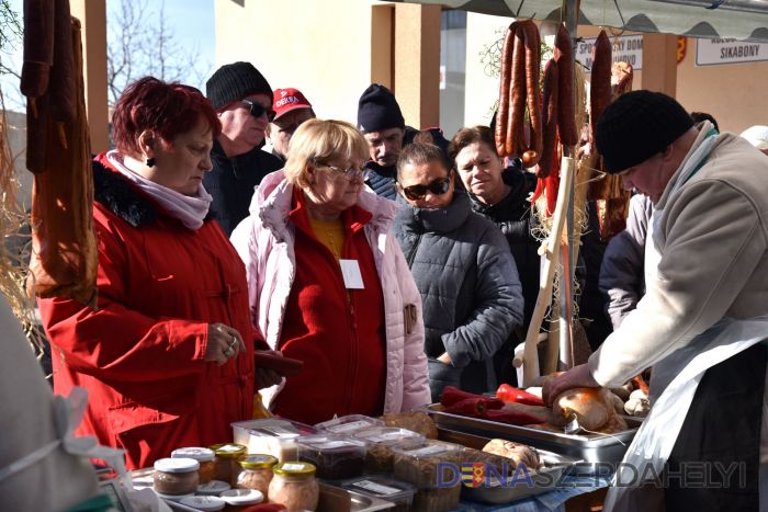 A nagy disznótoros – a sikabonyiak ismét kitettek magukért