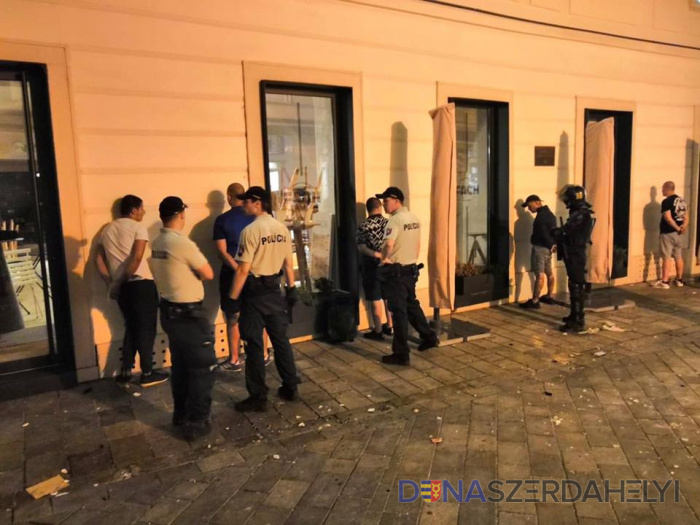 Rendőrségi felvétel Krakkói szurkolók is összecsaptak Pozsonyban