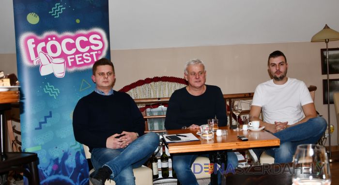 Domonkos Pál, Dakó Sándor, Vanyek Roland Majka, Wellhello, Halott pénz a nyáron Dunaszerdahelyen
