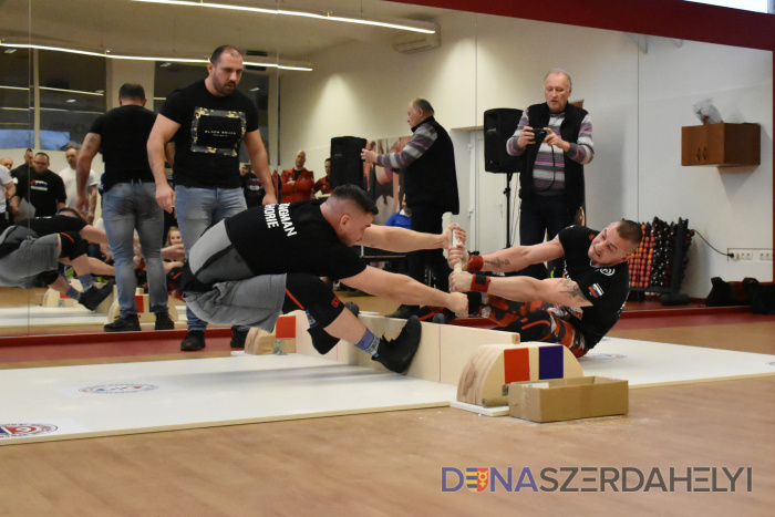 Erőatléták bajnoki húzásai