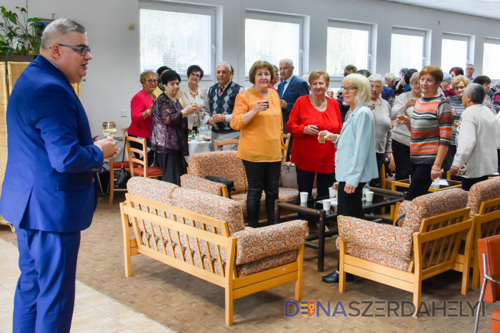 Közel félszáz jubilánst köszöntöttek