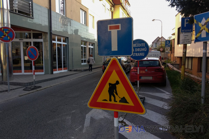 Figyelem, lezárták a Rózsa utcát!