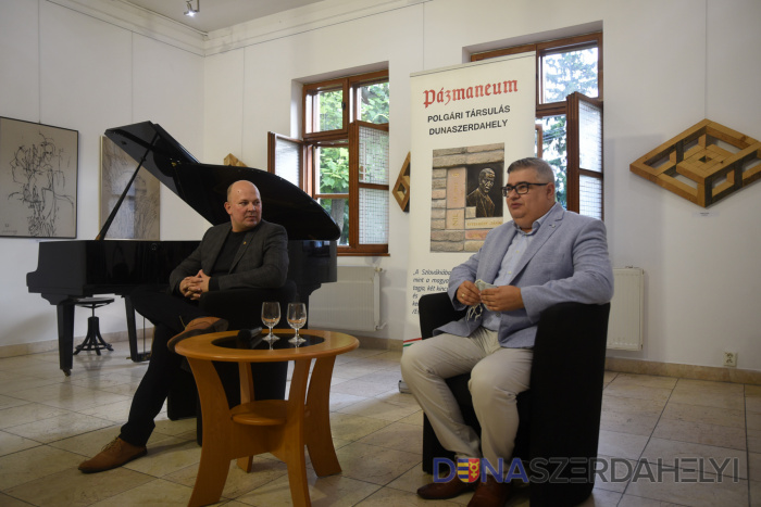 Rajkovics Péter és Karaffa Attila (Nagy Gyula felvételei) Felvidéki szemmel Dunaszerdahelyen