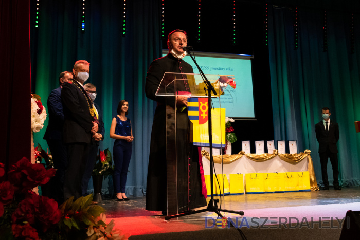 Rózsár Vince felvétele A város díszpolgára 2020-ban Kiss Róbert