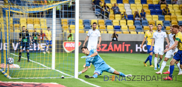 Nagy Gyula felvétele Karaffa Attila: „Nem jogos a dunaszerdahelyi DAC stadionban készült fényképpel riogatni a lakosságot”