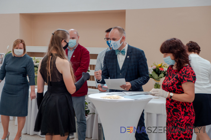 Foto: TTSK Két napra visszatérnek a padba a középiskolások