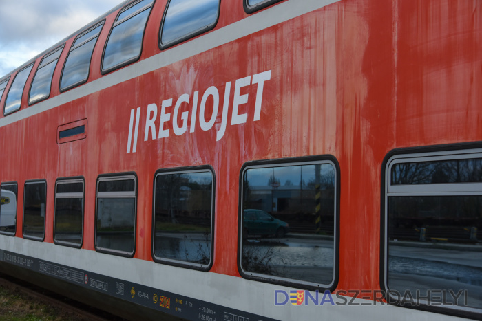 Rózsár Vince felvétele Egy vonatszerelvénnyel több