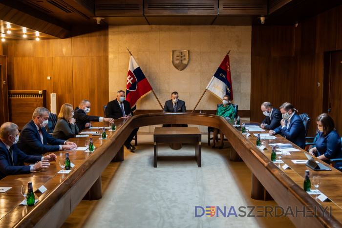 Politikai-szakértői régiófejlesztési bizottság jött létre