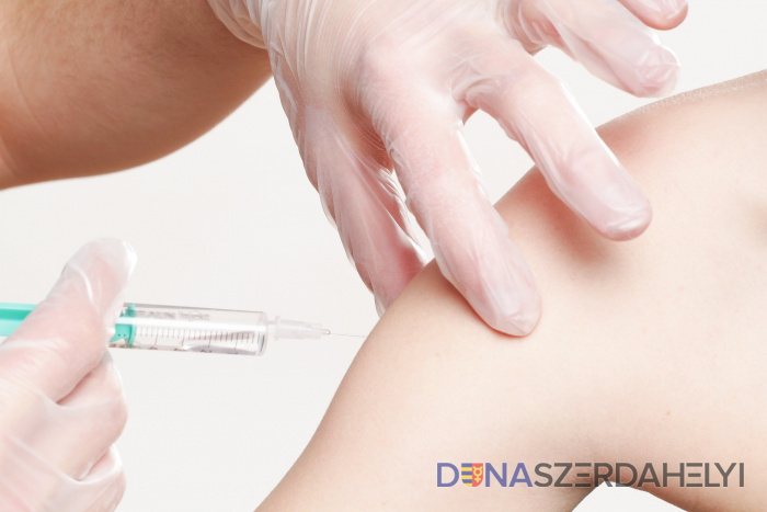 Illusztrációs felvétel (pixabay) Az Európai Bizottság megkezdte az eddiginél több vakcina beszerzésére irányuló tárgyalásokat a Pfizer/BioNTech gyógyszercégekkel