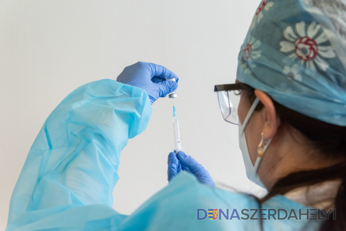 Rózsár Vince felvétele Mától oltanak Dunaszerdahelyen is