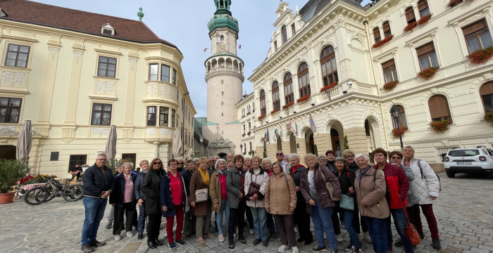 Az Esterházyak és a Széchenyiek nyomában járt a Dunaszerdahelyi Városi Nyugdíjasklub 