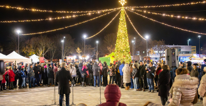 Megnyílt a dunaszerdahelyi karácsonyi vásár