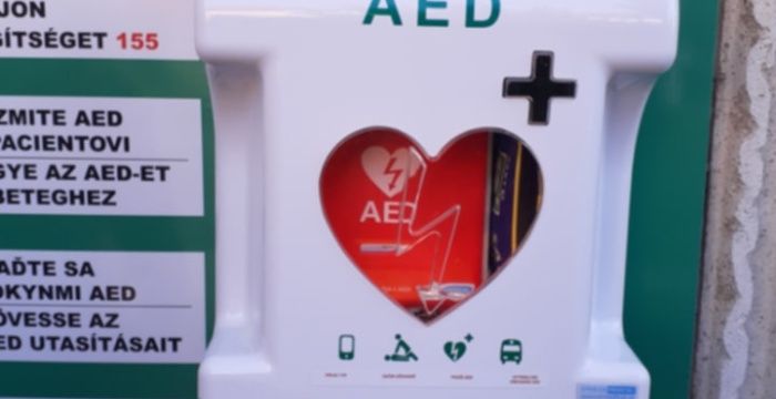 Automata defibrillátor (AED) került ki Dunaszerdahelyen is közterületre