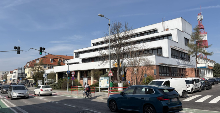 Módosul a posta nyitvatartása