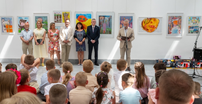 A gyerekek a világot mindig egy kicsit szebbnek látják