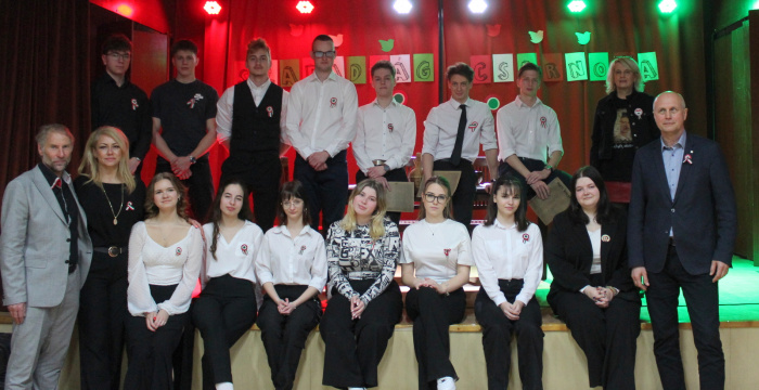 Szabadság a Csarnokban, szerelem a kávézóban  – a márciusi forradalom égi fejezete